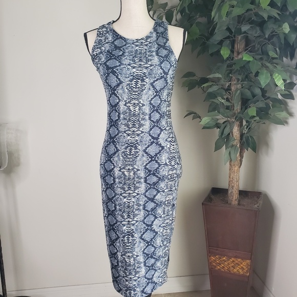 NEW Silver Snakeskin Print Bodycon Dress - Picture 2 of 7